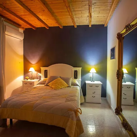 At La Abuela Antonia- Ca Felisa *